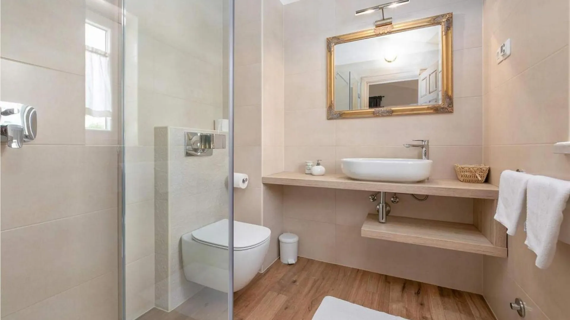 Sveti Lovreč Pazenatički Villa Bellevue קרואטיה