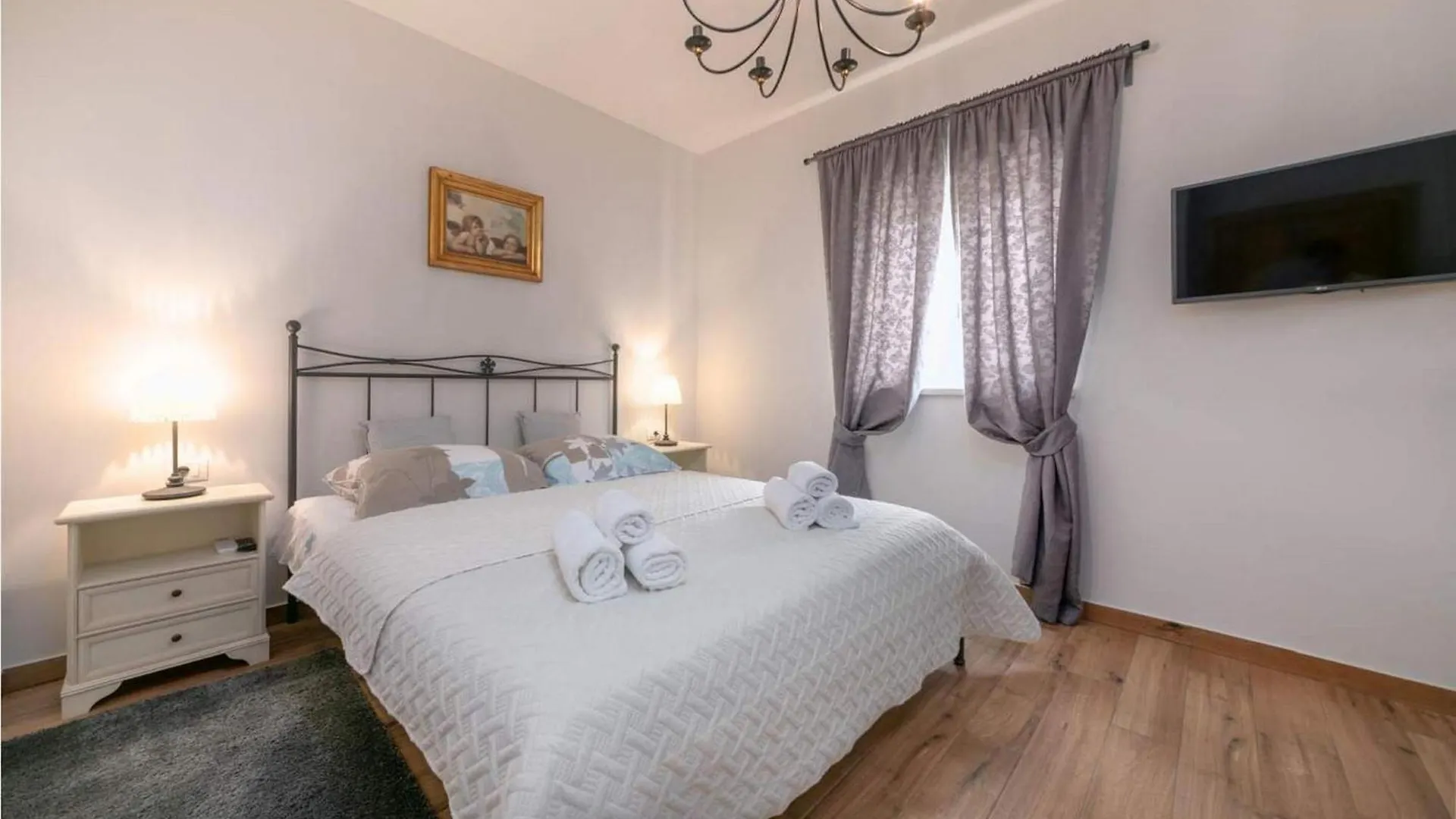 Holiday home Villa Bellevue Sveti Lovrec Pazenaticki