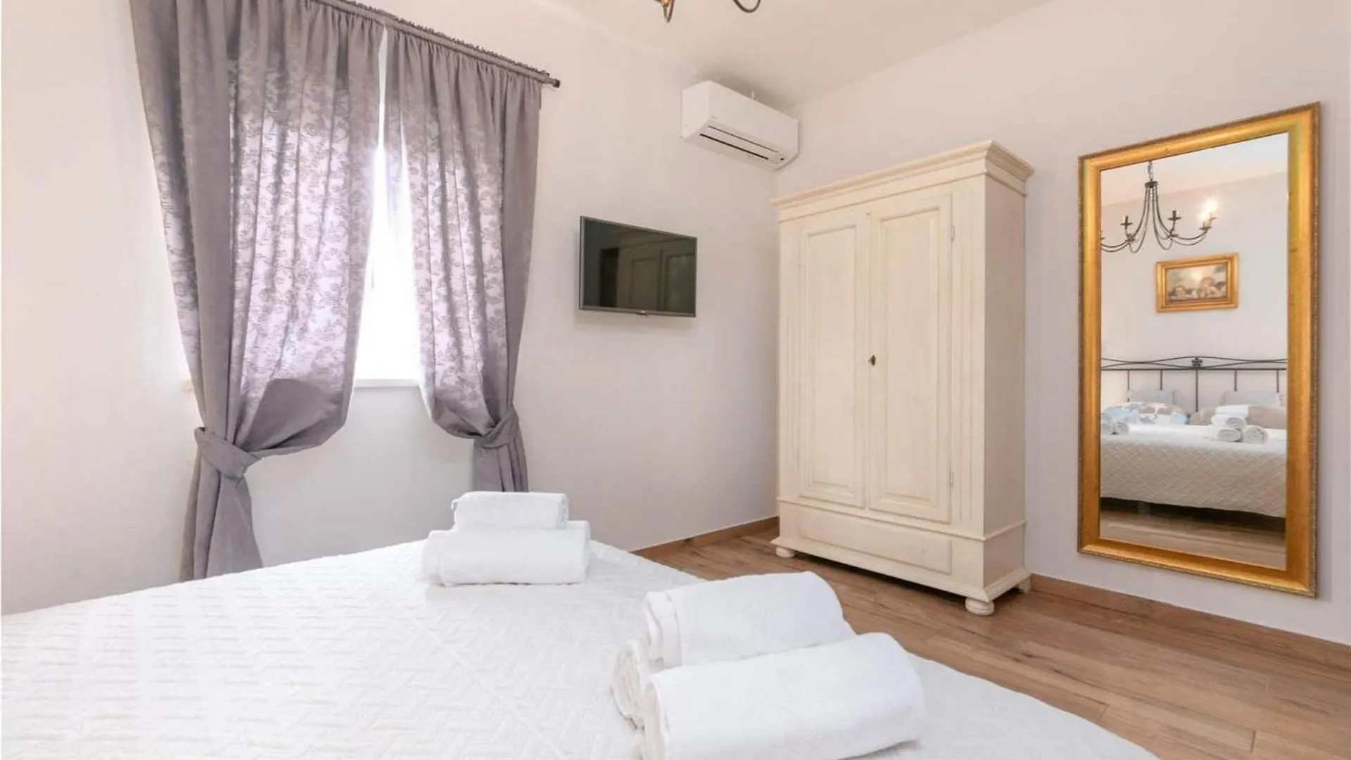 Villa Bellevue Sveti Lovrec Pazenaticki Holiday home