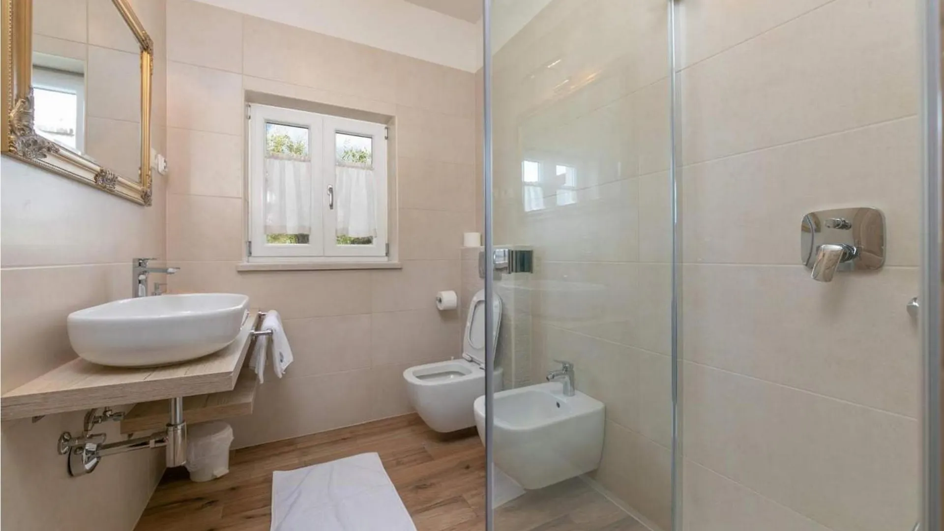 Villa Bellevue Sveti Lovrec Pazenaticki Holiday home